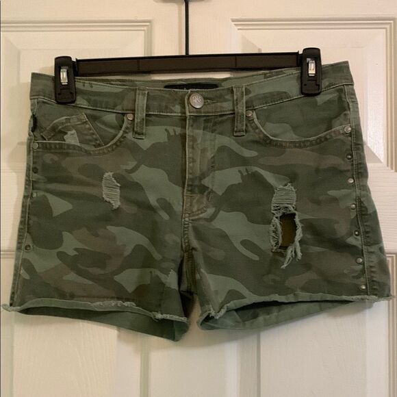 Rock & Republic Camo Shorts Size 10 - Picture 1 of 4